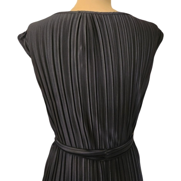 DKNY🔖NWT! Black Sleeveless Pleated Midi Dress - Size 10 - Picture 8 of 13